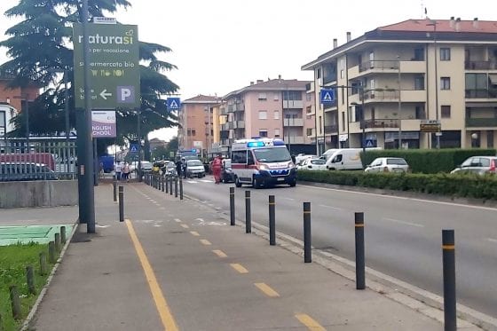 Ennesimo incidente in corso Milano, ferita una ciclista
