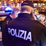 Controlli della Polizia a Veronetta: decine le persone identificate